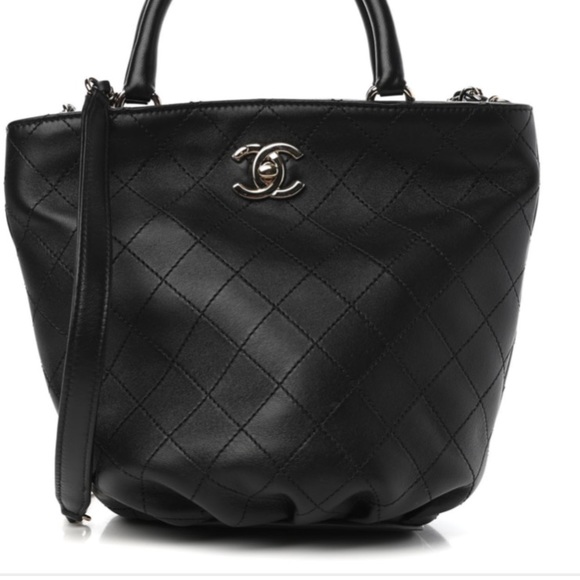 Authentic Chanel Cross body bucket Bag - Picture 13 of 14